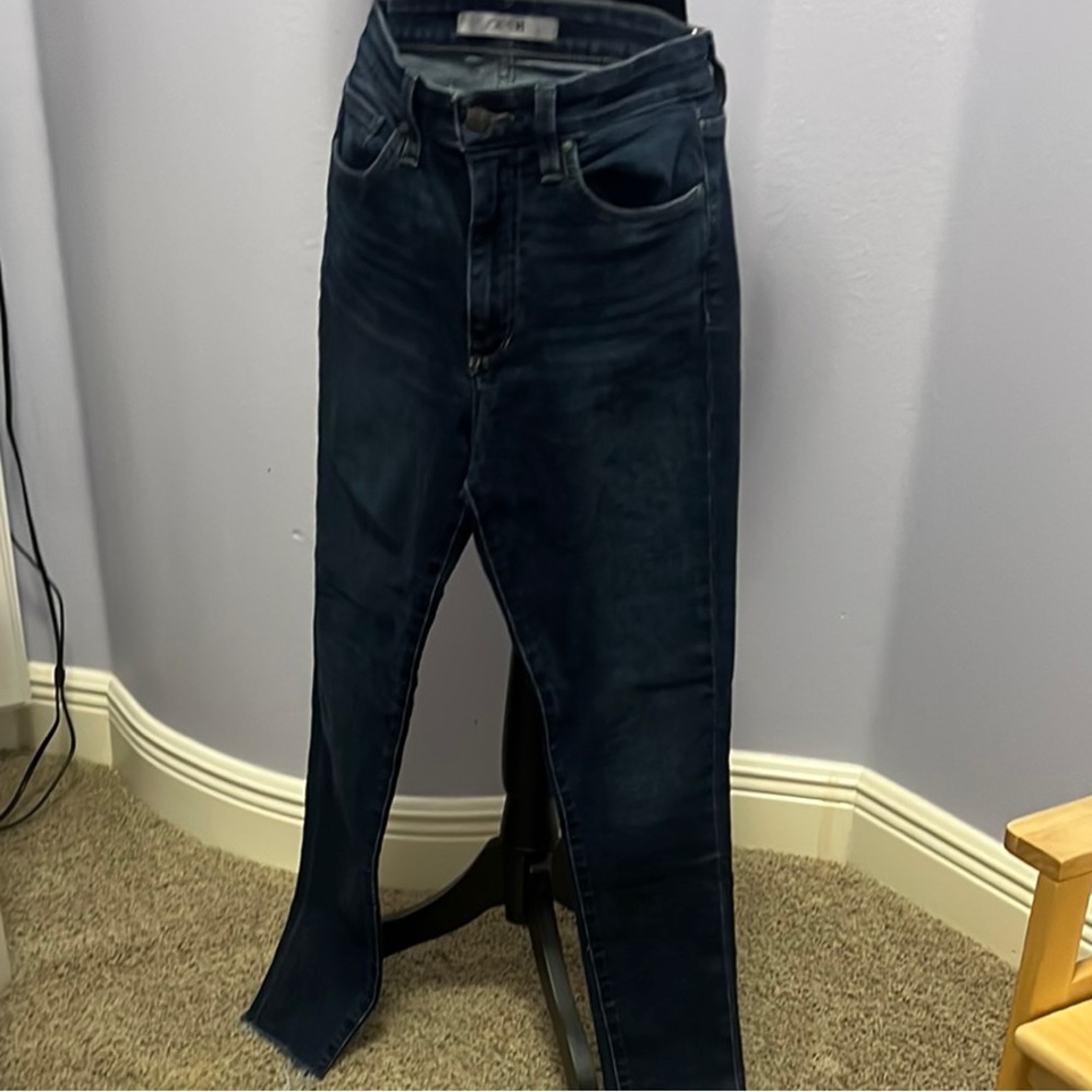Joe’s Dark Blue Denim Jeans size 28